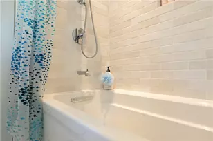 65 Houston Ave, Newport, RI 02840 - Photo 26