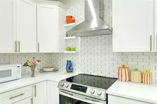 27 S Baptist St, Newport, RI 02840 - Photo 20