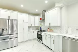 27 S Baptist St, Newport, RI 02840 - Photo 4