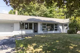 24 Doray Dr, Scituate, RI 02831 - Photo 2