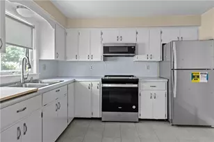 17 Shields St, Newport, RI 02840 - Photo 10