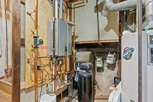 817 Charles St, Providence, RI 02904 - Photo 36