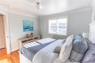 70 Carroll Ave, Newport, RI 02840 - Photo 4