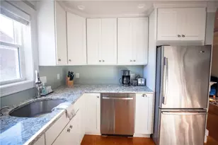 70 Carroll Ave, Newport, RI 02840 - Photo 6