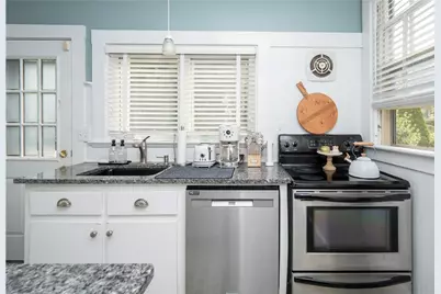 1 Pell Street, Newport, RI 02840 - Photo 8