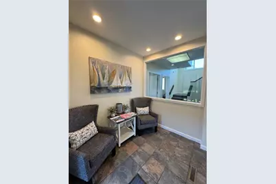 4060 Post Road, Warwick, RI 02886 - Photo 4