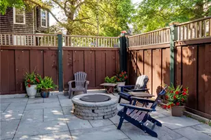 17 Lincoln St, Newport, RI 02840 - Photo 10