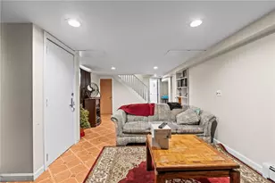 18 Crowninshield St, Providence, RI 02909 - Photo 34