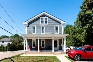 19 Pleasant St, Westerly, RI 02891 - Photo 2