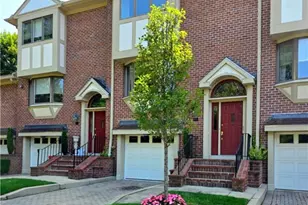 203 Dean Ridge Ct, Cranston, RI 02920 - Photo 1