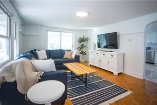 19 Crest St, Middletown, RI 02842 - Photo 4