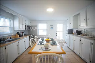 19 Crest St, Middletown, RI 02842 - Photo 8