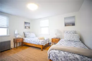 19 Crest St, Middletown, RI 02842 - Photo 16