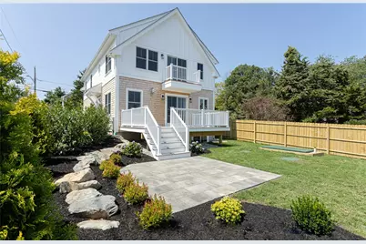 10 Mount Hope Avenue, Portsmouth, RI 02871 - Photo 1