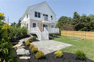 10 Mt Hope Ave, Portsmouth, RI 02871 - Photo 1