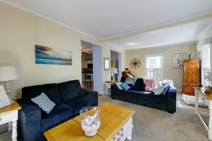 36 Dixon St, Newport, RI 02840 - Photo 10