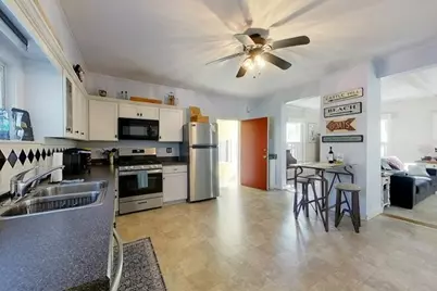 36 Dixon Street, Newport, RI 02840 - Photo 4