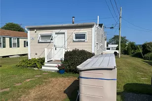 64 Burnside Ave, Narragansett, RI 02882 - Photo 4