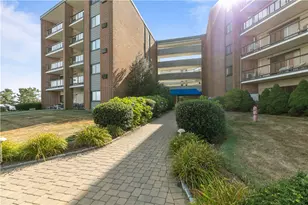 1204 Capella S St, Newport, RI 02840 - Photo 2