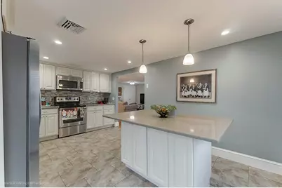 7 Wilbur Avenue, Newport, RI 02840 - Photo 2