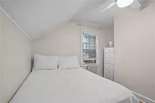 12 Hammond St, Newport, RI 02840 - Photo 18