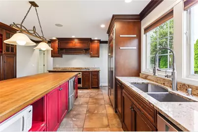 18 Anawan Avenue, Narragansett, RI 02882 - Photo 14