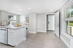 43 Farewell St, Newport, RI 02840 - Photo 20