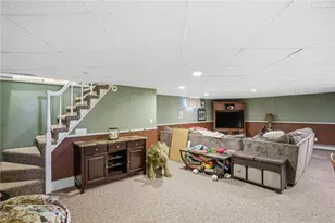14 Beatrice Ave, Warwick, RI 02889 - Photo 16