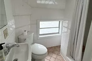 15 Chestnut St, Newport, RI 02840 - Photo 12