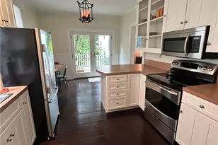 15 Chestnut St, Newport, RI 02840 - Photo 8