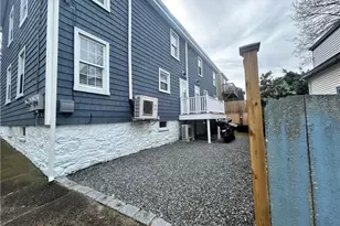 23 Anthony St, Newport, RI 02840 - Photo 4