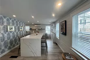 23 Anthony St, Newport, RI 02840 - Photo 8