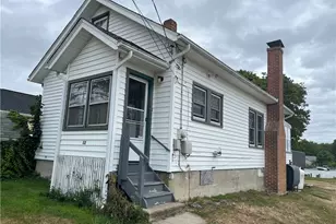 32 Shore Dr, Charlestown, RI 02813 - Photo 2