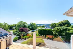 30 Bonnet View Dr, Jamestown, RI 02835 - Photo 12