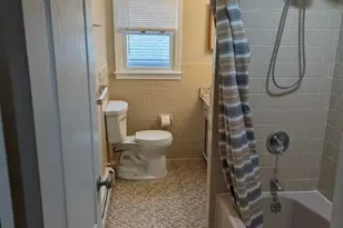 24 Longmeadow Ave, Middletown, RI 02842 - Photo 6