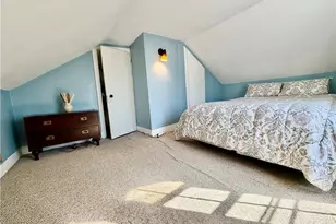 327 Spring St, Newport, RI 02840 - Photo 8