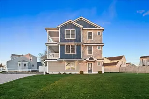 25 Scallop Shell Rd, Narragansett, RI 02882 - Photo 2