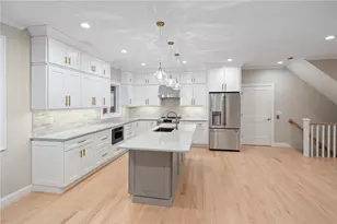 25 Scallop Shell Rd, Narragansett, RI 02882 - Photo 4