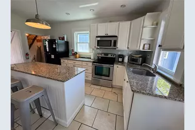 20 Narragansett Avenue, Newport, RI 02840 - Photo 2