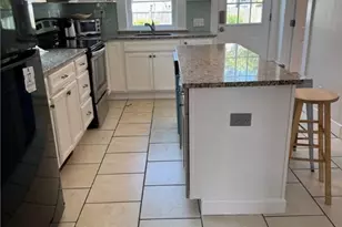 20 Narragansett Ave, Newport, RI 02840 - Photo 16