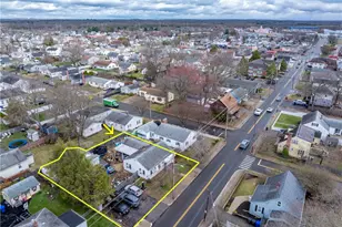 496 Beverage Hill Ave, Pawtucket, RI 02861 - Photo 12