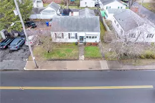 496 Beverage Hill Ave, Pawtucket, RI 02861 - Photo 2