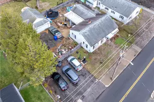 496 Beverage Hill Ave, Pawtucket, RI 02861 - Photo 6