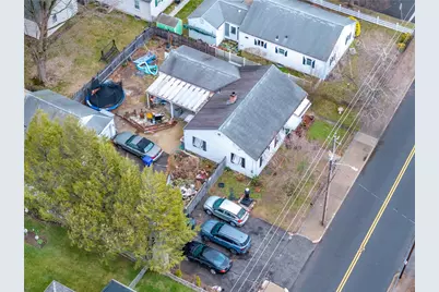 496 Beverage Hill Avenue, Pawtucket, RI 02861 - Photo 4