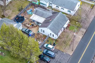 496 Beverage Hill Ave, Pawtucket, RI 02861 - Photo 4