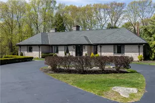 136 White Birch Cir, Scituate, RI 02831 - Photo 4