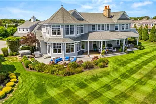 135 Cliff Dr, Narragansett, RI 02882 - Photo 4