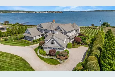 135 Cliff Drive, Narragansett, RI 02882 - Photo 2