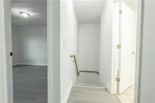 33 Dome St, Providence, RI 02908 - Photo 8