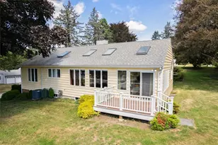 26 Westwood Dr, Portsmouth, RI 02871 - Photo 8